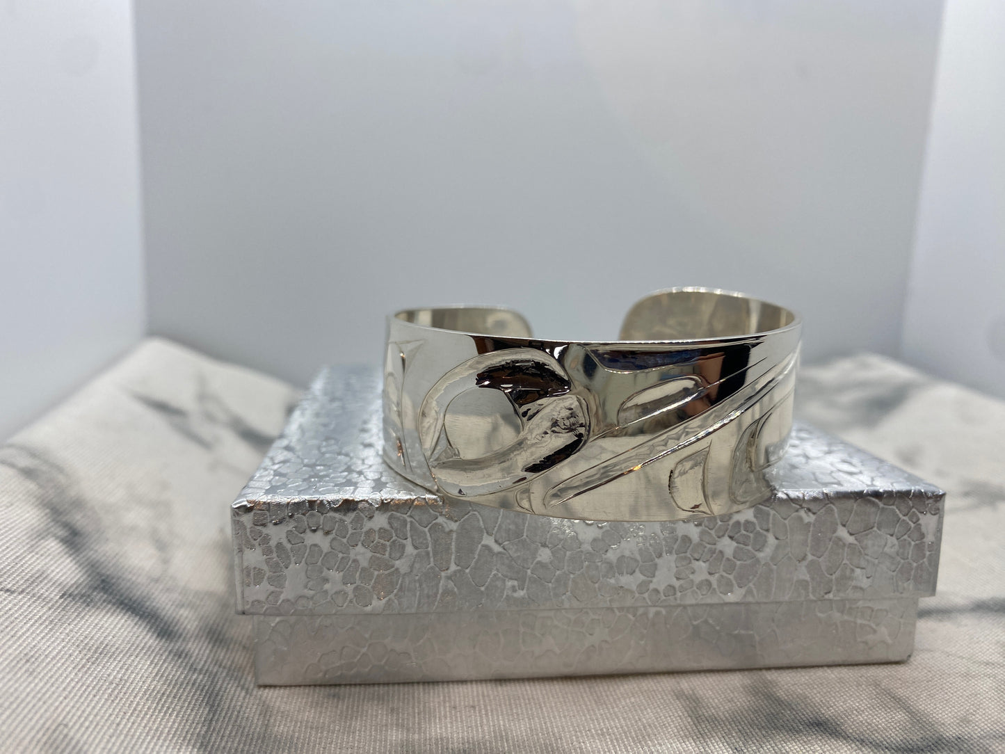 Hummingbird 3/4 Inch Bracelet