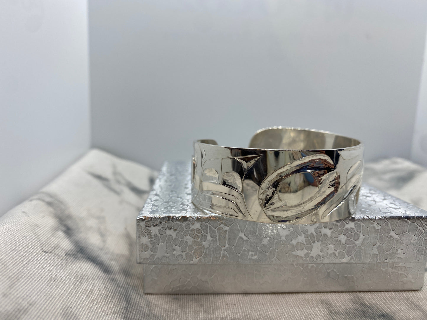 Hummingbird 3/4 Inch Bracelet