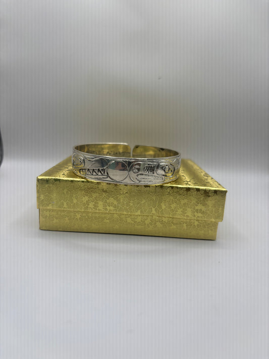 Five Fin Killer Whale Eagle 1/2 Inch Bracelet